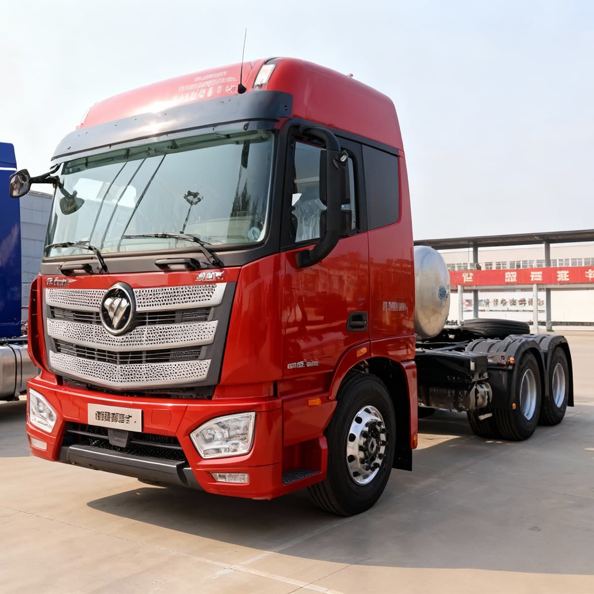 Грузовой тягач Foton мощностью 460 л.с.