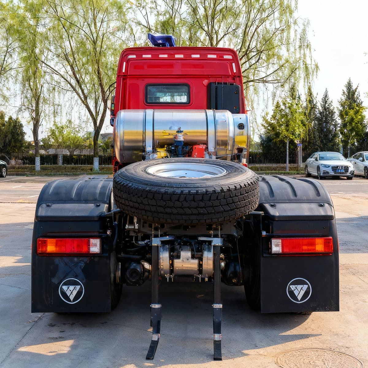Грузовой тягач Foton мощностью 460 л.с.